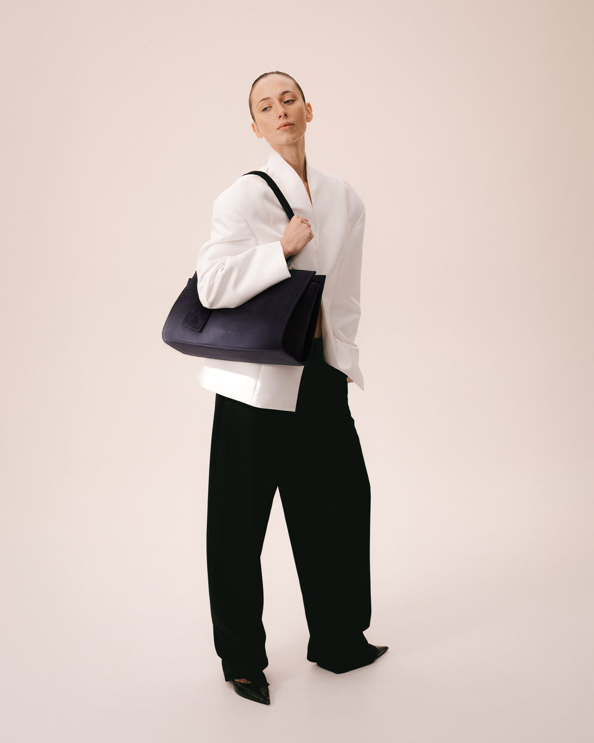 Carolyn Tote Bag Medium Navy Blue — kampania Art of Love