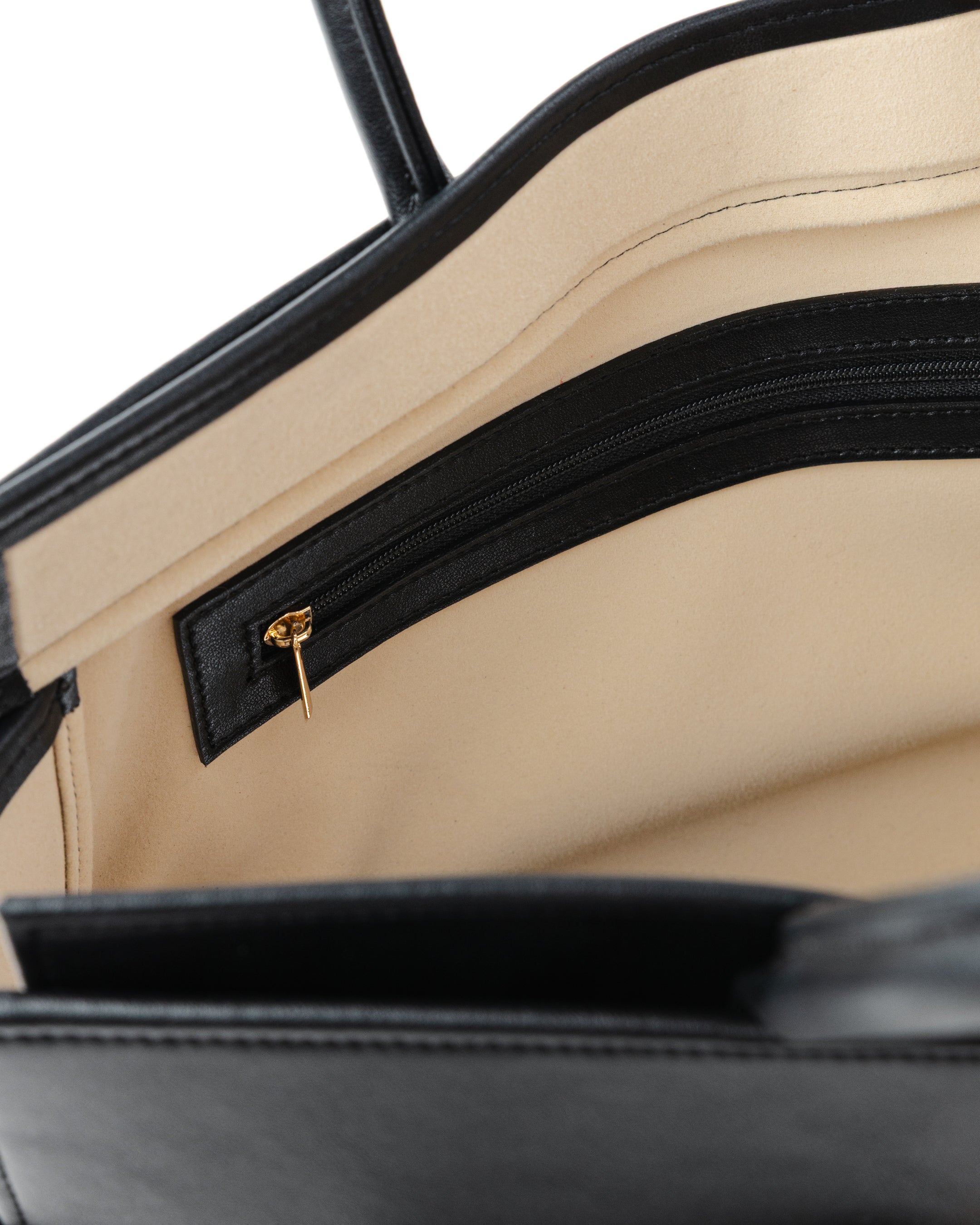 Object №03 Bag Medium w czarnym