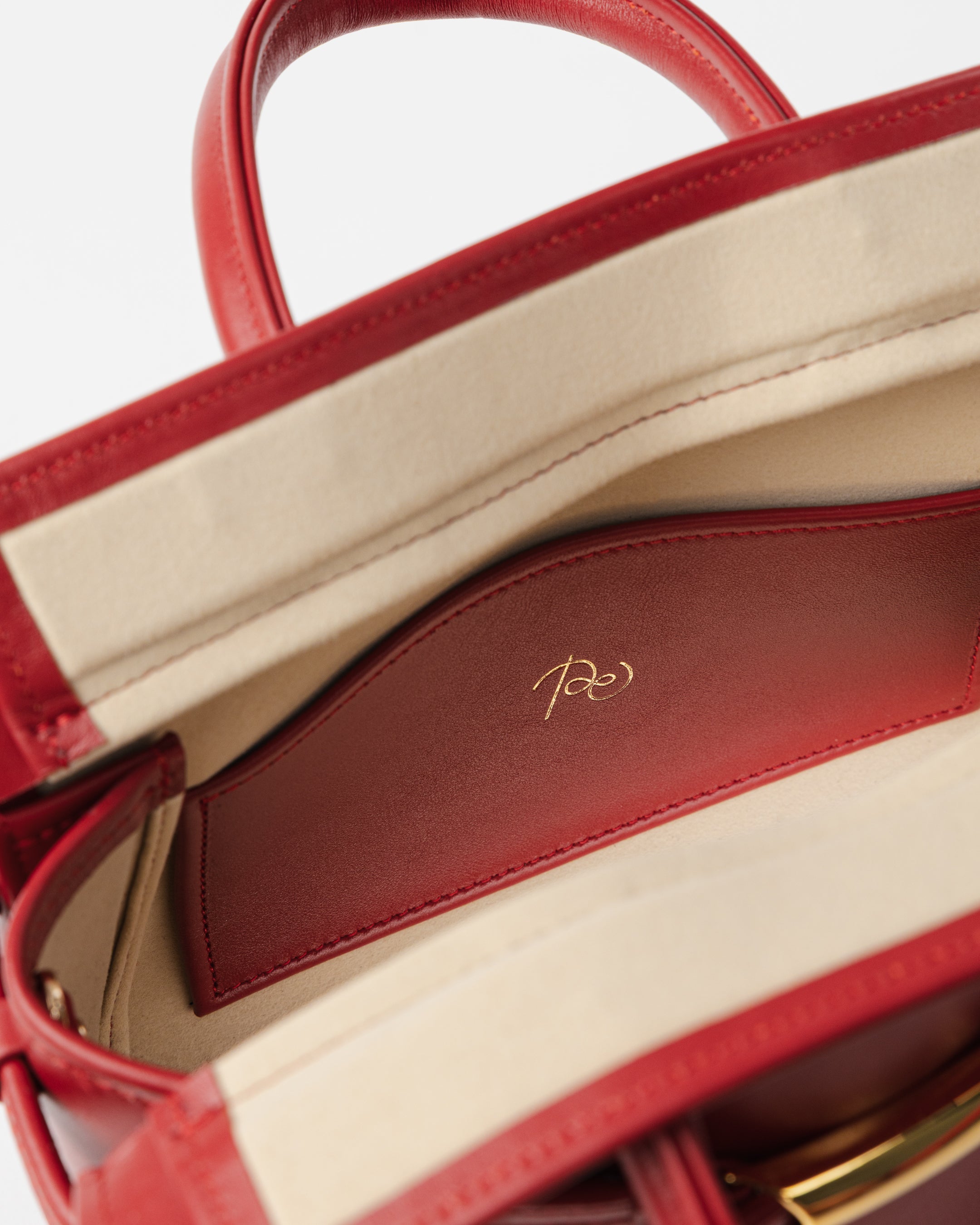 Object №03 Bag Small w czerwonym